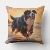 サンディポーズベルネーズマウンテンドグオンビーチサンセット クッション (正面)