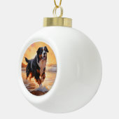 サンディポーズベルネーズマウンテンドグオンビーチサンセット セラミックボールオーナメント (右)