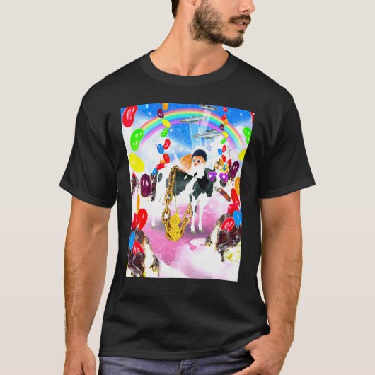 サンデーを持った牛に乗る猫 Tシャツ (正面)