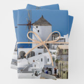 サントリーニの丘の中腹の白い建物の写真 ラッピングペーパーシート (インサイチュ)