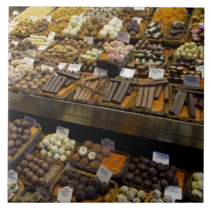 サント・ジョセップ市場、様々なチョコレートのお菓子 タイル