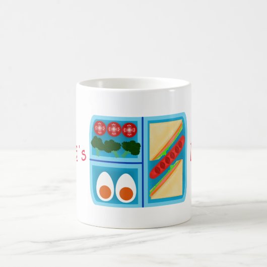 サンドイッチ，ソーセージ，卵，トマト，ランチのブロコリ コーヒーマグカップ (中央)