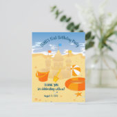 サンドキャッスルビーチおもしろい男の赤ちゃん誕生日パーティー ポストカード (スタンド正面)