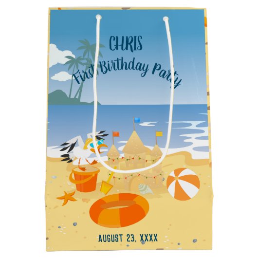 サンドキャッスルビーチおもしろい男の赤ちゃん誕生日パーティー ミディアムペーパーバッグ (裏面)