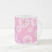 サンドドルホワイトとピンク フロストグラスマグカップ (正面右)