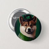 サンパトリックのデイドレスを着た秋田犬 缶バッジ (正面&裏面)