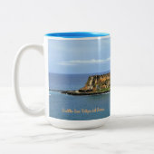 サンファン湾の入口を守るEl Morro ツートーンマグカップ (左)