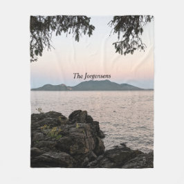 サンフアン諸島 – 月がサイプレス島の上に上昇 フリースブランケット