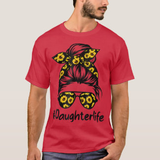 サンフラワーと上品な娘の生活Messy Bun Moth Tシャツ