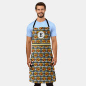 サンフラワーオンブラックギンガムイニシャル エプロン (着用した状態)