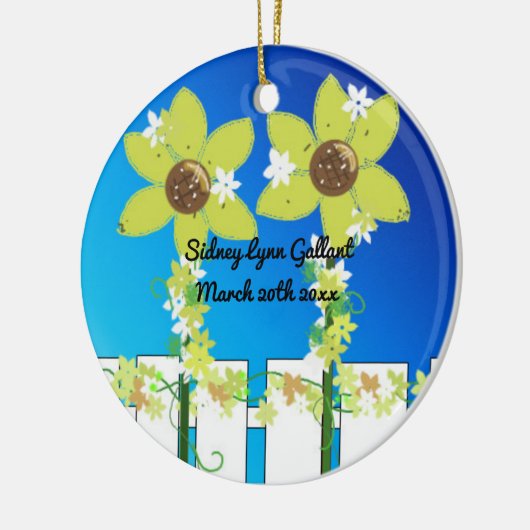 サンフラワーズピケットフェンス初めてのクリスマス セラミックオーナメント (左)