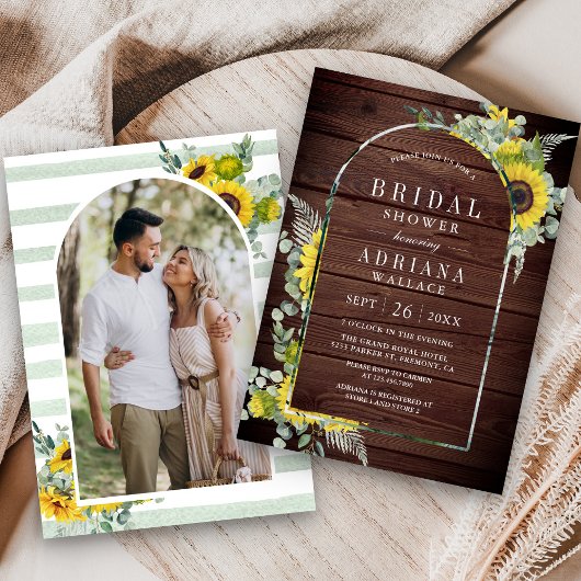 サンフラワーユーカリプトゥスアーチフォトウッドブライダルシャワー 招待状