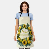 サンフラワーレモンリースラブデザイン エプロン (着用した状態)