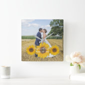 サンフラワー・トリ結婚オ – あなたの写真 スクエア壁時計 (ホーム)