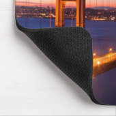 サンフランシスコおよびゴールデンゲートブリッジ上の夜明け マウスパッド (コーナー)