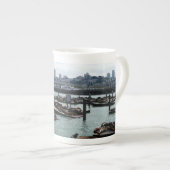 サンフランシスコとピア39シーライオンズシティスカイライン ボーンチャイナマグカップ (正面右)