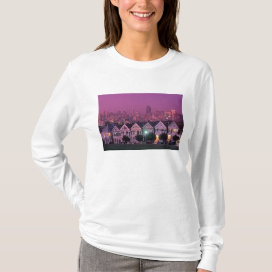 サンフランシスコの夕暮れの列の家 Tシャツ (正面)