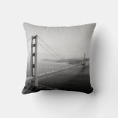 サンフランシスコゴールデンゲート白黒ヴィンテージ クッション (裏面)