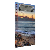 サンフランシスコ湾の道からのゴールデンゲートブリッジ ミニクリップボード (アングル)