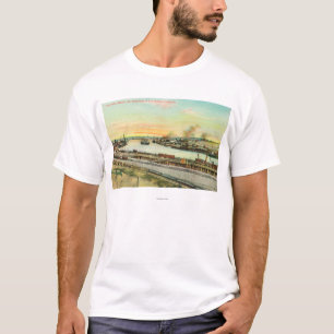 サンペドロ港の空中写真 Tシャツ