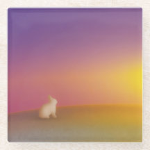 サンライズの草深い丘にかわいい白いバニーラビット