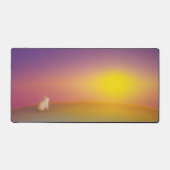 サンライズの草深い丘にかわいい白いバニーラビット デスクマット (正面)