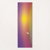 サンライズの草深い丘にかわいい白いバニーラビット ヨガマット (正面)