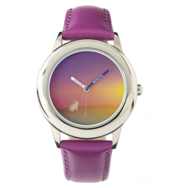 サンライズの草深い丘にかわいい白いバニーラビット 腕時計 (正面)