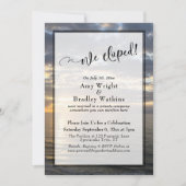 サンライズビーチフォト 私たちついに結婚しました 脚本 お祝い 招待状 (正面)