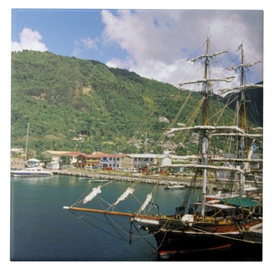 サンルシカリブのア、スーフリエール。ボートイン タイル (正面)