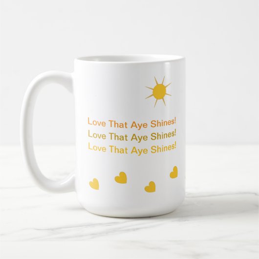 サン感動的白熱［赤熱］光を放つハートと愛、黄色 コーヒーマグカップ (左)