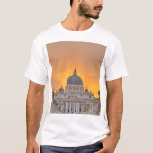 サン・ピエトロ大聖堂のサンセット、バチカン市 Tシャツ (正面)