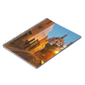 サン·ミゲル·デ·アレンデ（メキシコ）。クレジット：ナンシー ノートブック (左側)