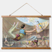 サーカスで演奏する男性の曲芸師 吊り下げ型タペストリー (正面)