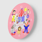 サーカステントカートゥーンピエロと動物パーソナライズされた ラージ壁時計 (傾斜)