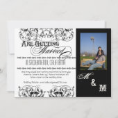 サーカスポスタスタイルモダンブラック&ホワイトカード 招待状 (裏面)