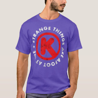 サークルKでおかしなことが起こっている Tシャツ