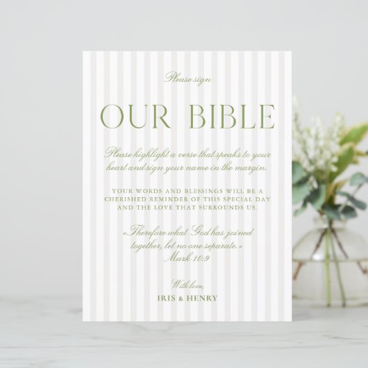 サージグリーンとベージュの結婚式Our Bibleサイン (スタンド正面)