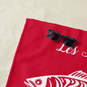 サーディネス – さくらんぼレッドハワイアン ビーチタオル (インサイチュ)