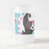 サーフするおもしろいなパンダくまのビーチののらくら者のカッコいいのサングラス フロストグラスビールジョッキ (正面左)