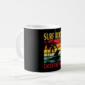 サーファーが波に乗る コーヒーマグカップ (正面左)