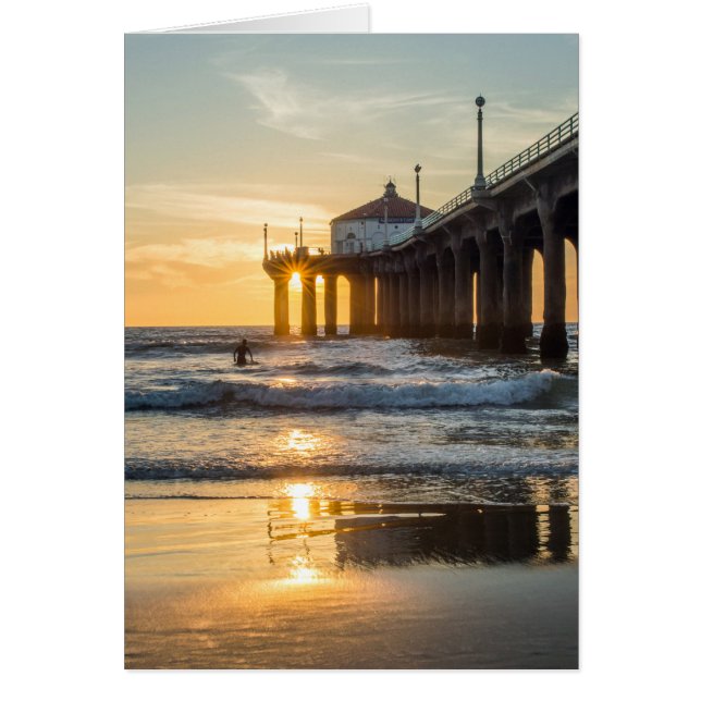 サーファーとのManhattan Beach桟橋の日没 (正面)