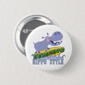 サーファーのカバ 缶バッジ (正面&裏面)