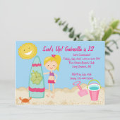 サーファーの女の子のビーチのパーティーの誕生日の招待状 招待状 (スタンド正面)