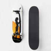 サーファーの女の子の日没のビーチのスケートボード2 スケートボード (正面)