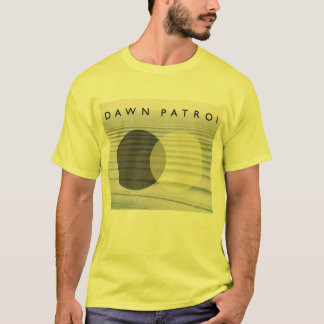 サーファーのTシャツ：夜明けパトロール Tシャツ