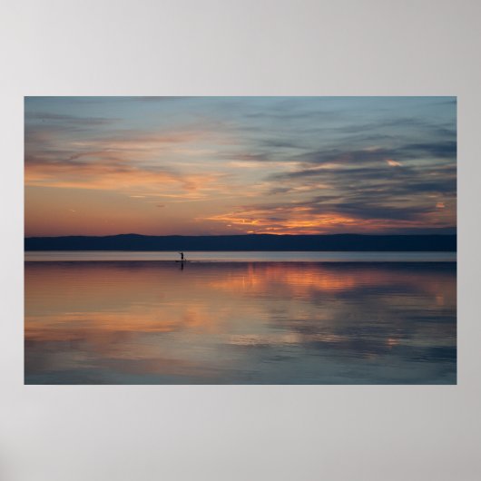 サーファーは岸までボートで漕ぐ ポスター (正面)