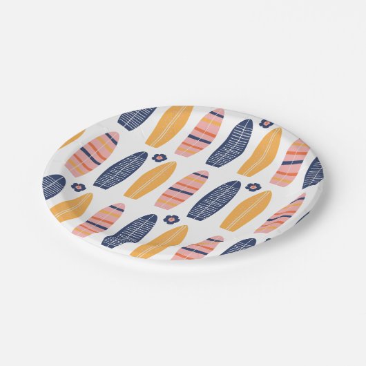 サーフアップピンクのサーフボードと花の誕生日 ペーパープレート (アングル)