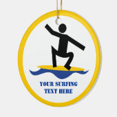 サーフィンギフト、サーファーのサーフボードカスタム上 セラミックオーナメント (左)