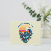 サーフィンザ・ビッグウェーブハンドシンボル – レトロスタイル ポストカード (スタンド正面)